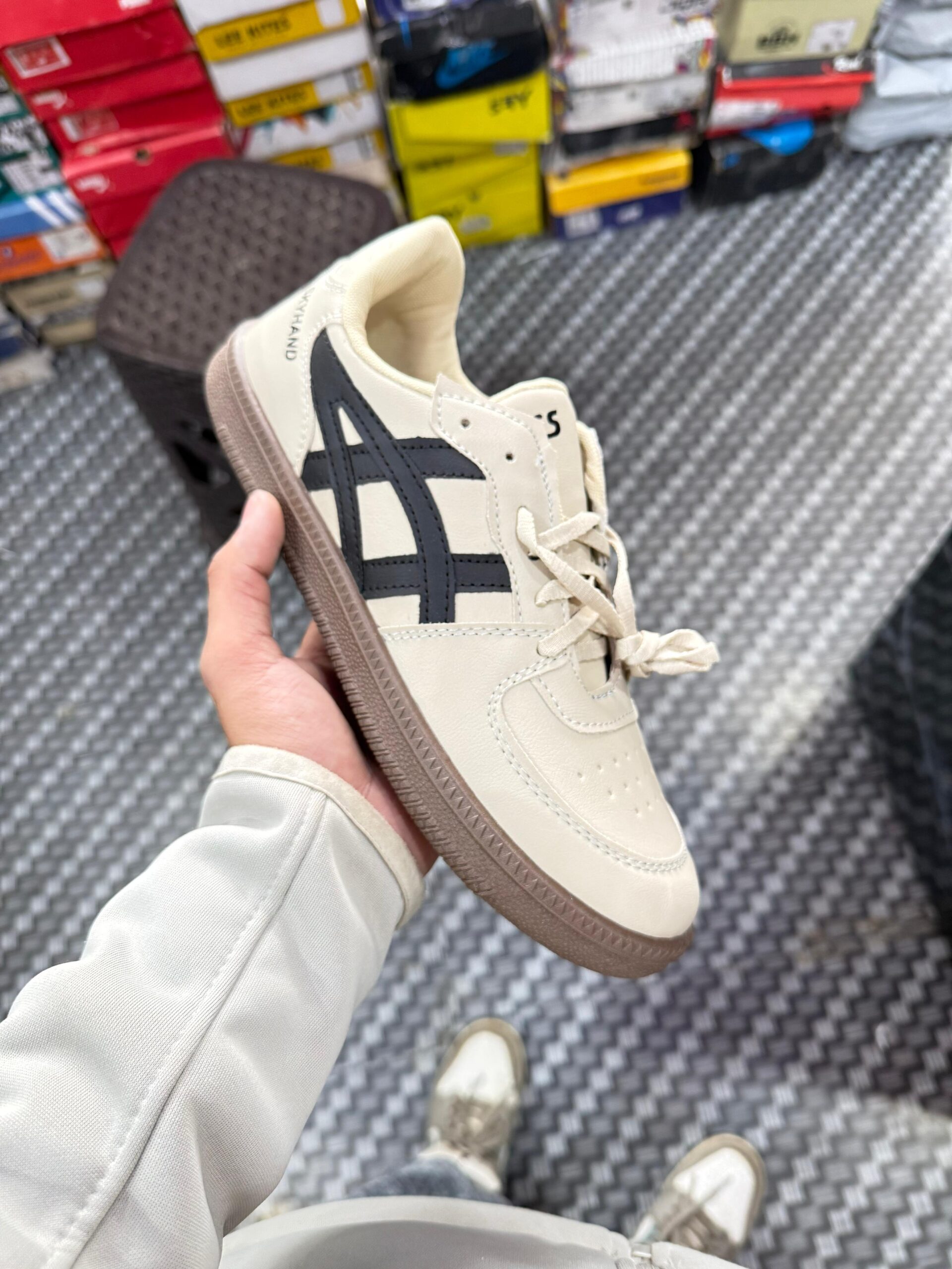 Men’s White & Black Casual Lace-Up Sneakers